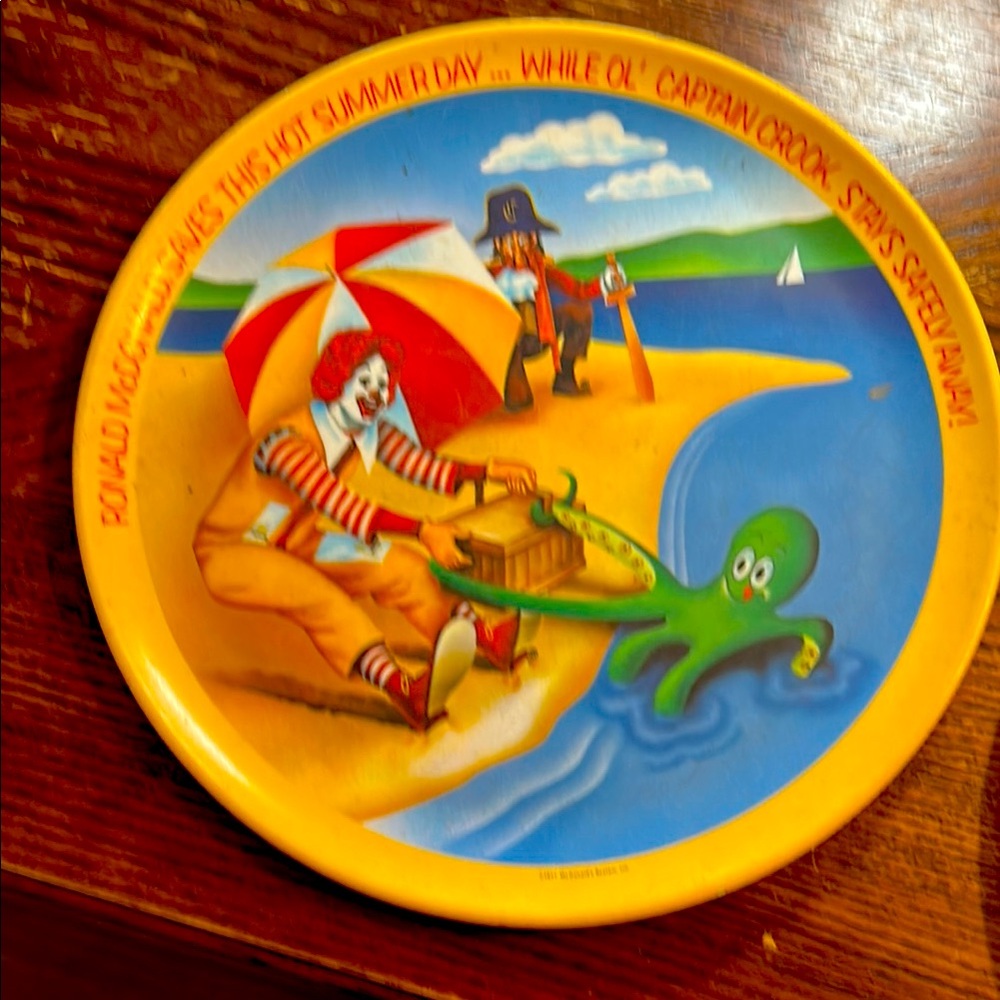 McDonald's Colorful Beach Scene Plate